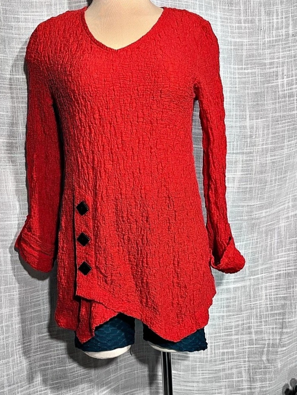 ali miles Textured Long Sleeve Tunic in Red Size Small Like New